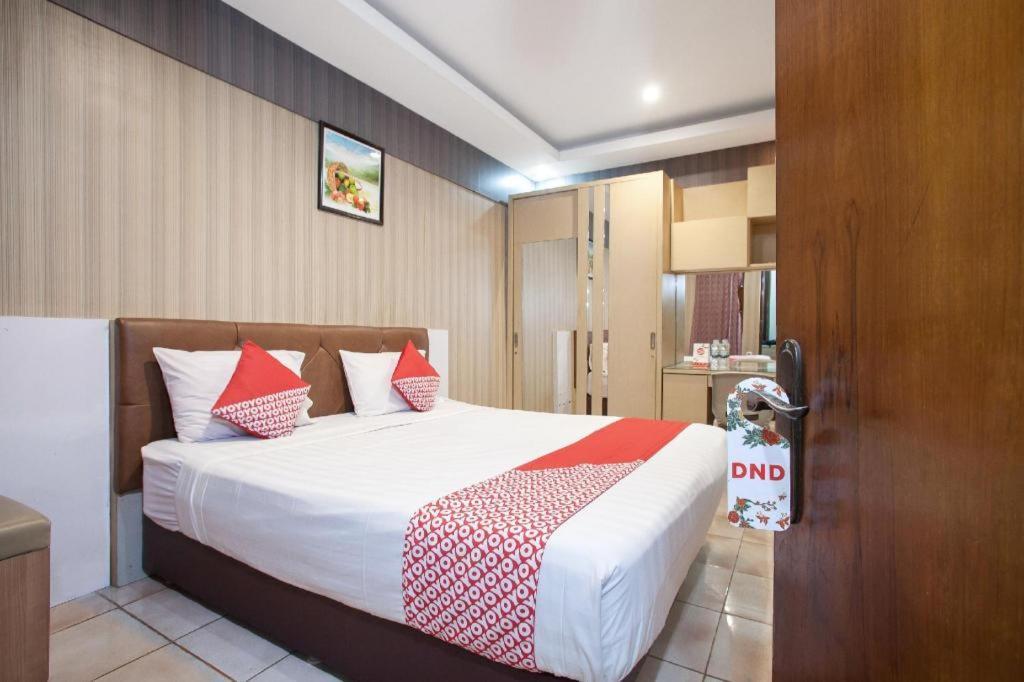 Oyo 164 Ang'S Residence Krukah Dış mekan fotoğraf