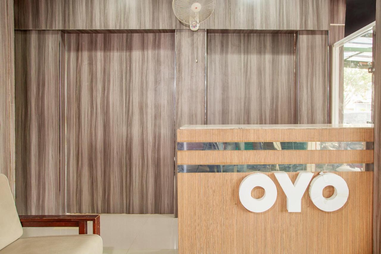 Oyo 164 Ang'S Residence Krukah Dış mekan fotoğraf