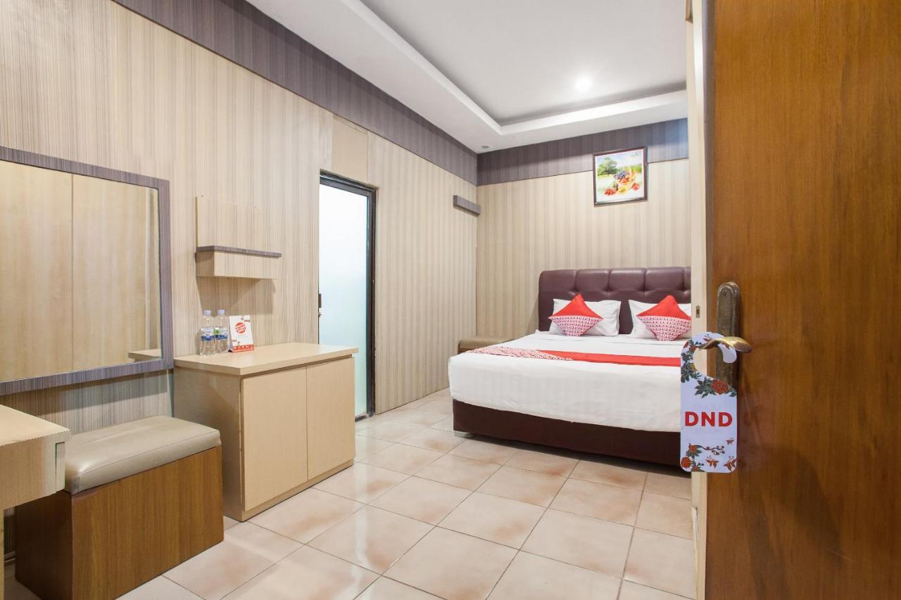 Oyo 164 Ang'S Residence Krukah Dış mekan fotoğraf